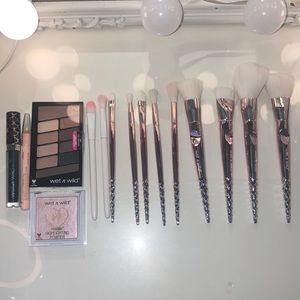 Wet n Wild 15-piece bundle